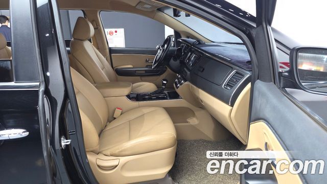 Kia Canival 2019 — photo 11