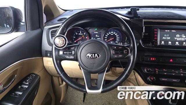 Kia Canival 2019 — photo 14