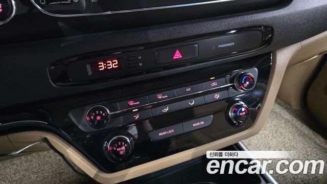 Kia Canival 2019 — photo 17