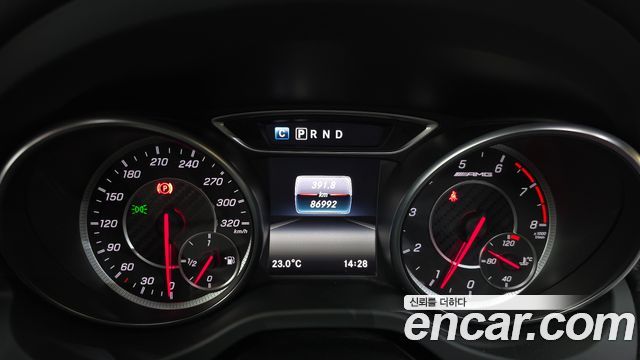 Mercedes-Benz A-Class 2017 — photo 11