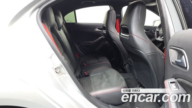Mercedes-Benz A-Class 2017 — photo 17