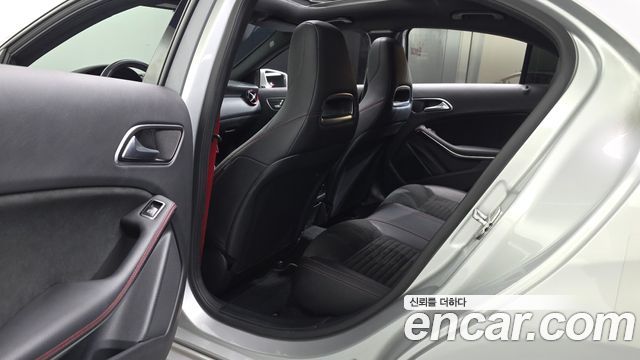 Mercedes-Benz A-Class 2017 — photo 18
