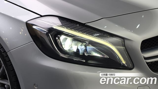 Mercedes-Benz A-Class 2017 — photo 8