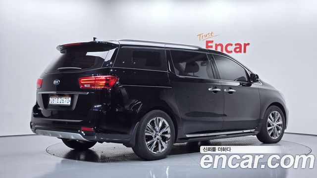 Kia Canival 2020 — photo 2