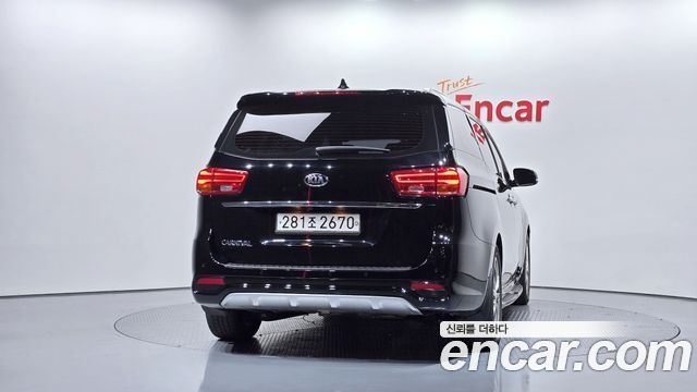 Kia Canival 2020 — photo 4