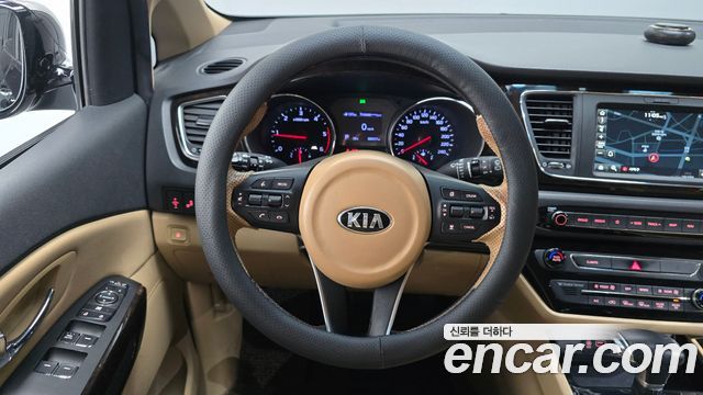 Kia Canival 2020 — photo 19