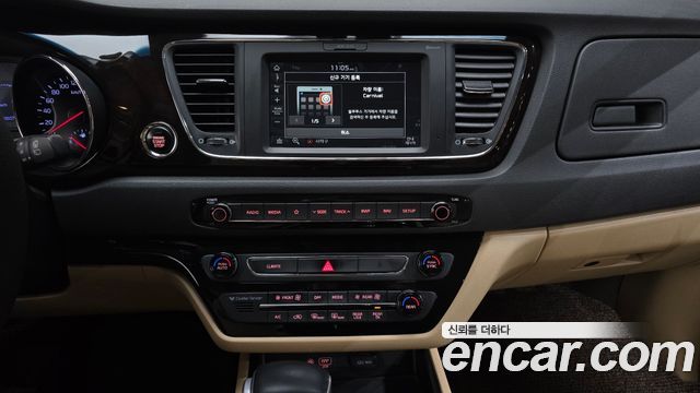 Kia Canival 2020 — photo 20