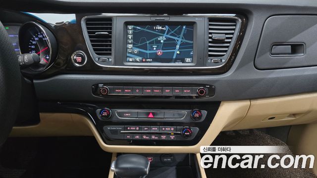 Kia Canival 2020 — photo 22
