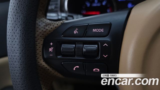 Kia Canival 2020 — photo 23