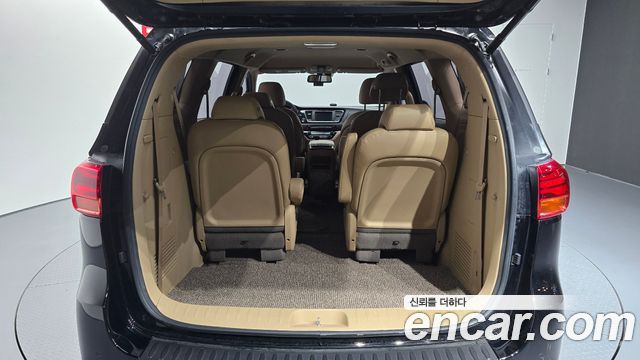 Kia Canival 2020 — photo 34
