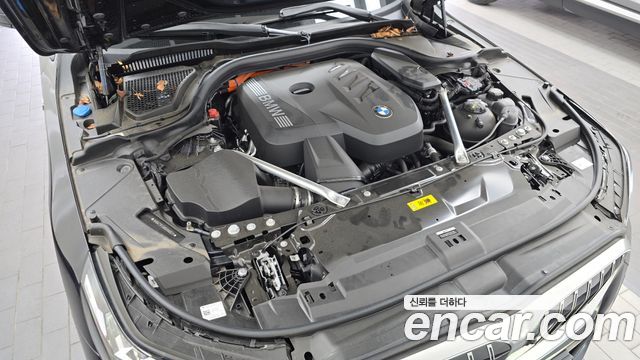 BMW 5-Series 2025 — photo 6