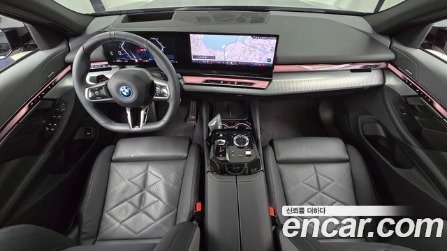 BMW 5-Series 2025 — photo 10