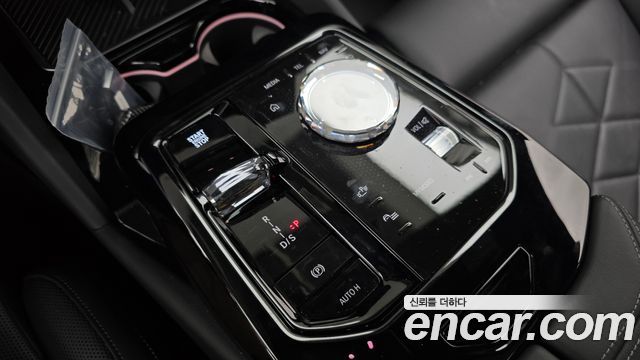 BMW 5-Series 2025 — photo 12