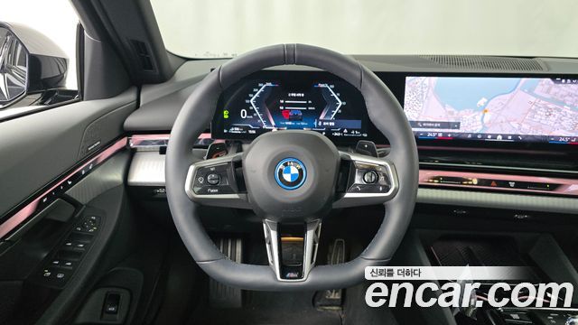 BMW 5-Series 2025 — photo 19