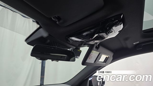 BMW 5-Series 2025 — photo 25