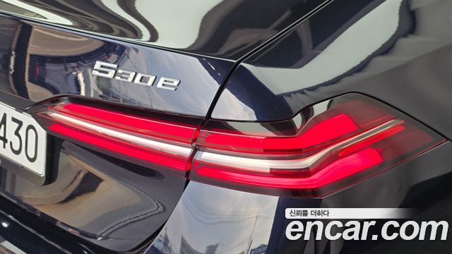 BMW 5-Series 2025 — photo 9