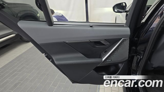 BMW 5-Series 2025 — photo 15