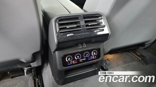 BMW 5-Series 2025 — photo 31