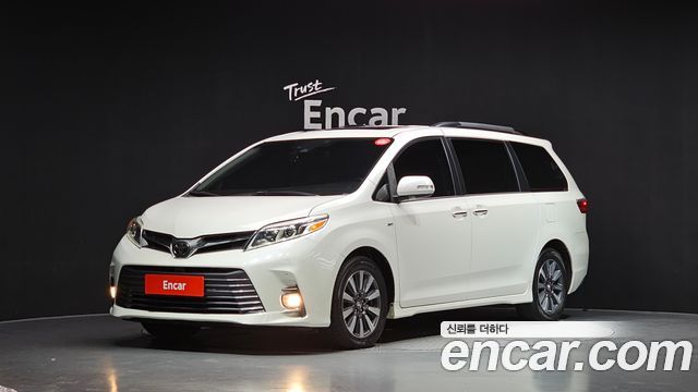 Toyota Sienna 2018 — photo 1