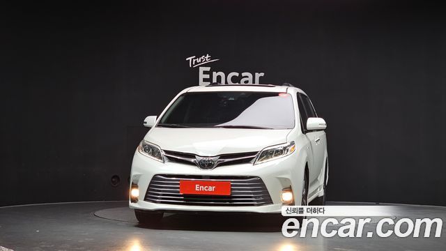 Toyota Sienna 2018 — photo 3