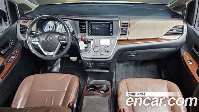 Toyota Sienna 2018 — photo 7