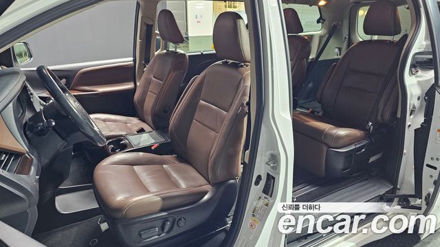 Toyota Sienna 2018 — photo 10