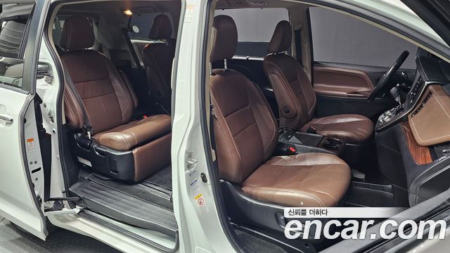 Toyota Sienna 2018 — photo 11
