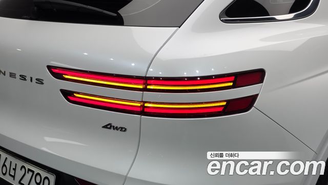 Genesis GV70 2025 — photo 9