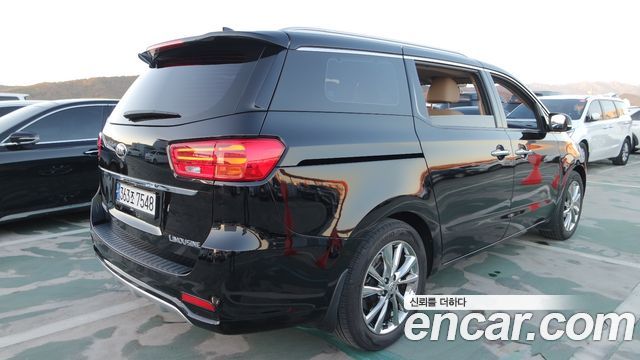 Kia Canival 2019 — photo 2