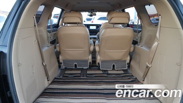 Kia Canival 2019 — photo 17