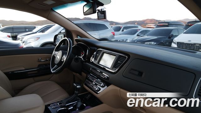 Kia Canival 2019 — photo 18