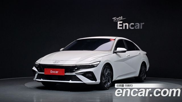 Hyundai AVANTE 2024 — photo 1