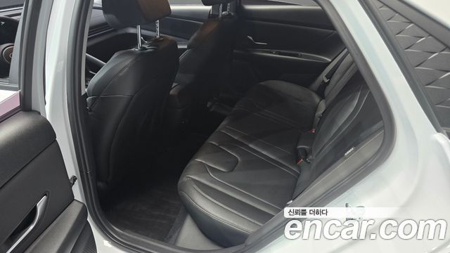 Hyundai AVANTE 2024 — photo 18