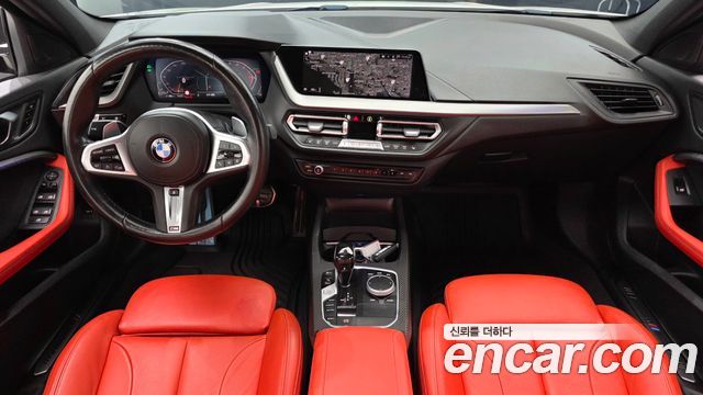 BMW 1-Series 2021 — photo 10