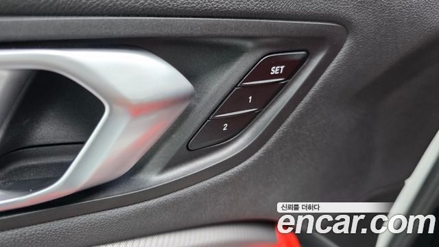 BMW 1-Series 2021 — photo 25