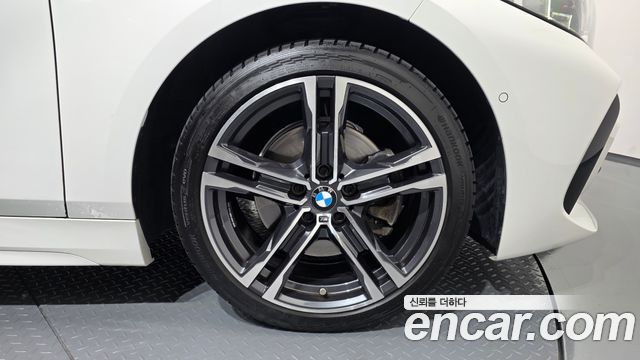 BMW 1-Series 2021 — photo 7
