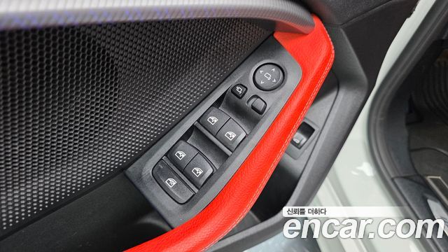 BMW 1-Series 2021 — photo 29