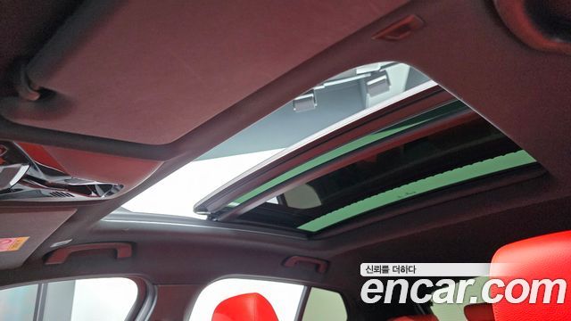 BMW 1-Series 2021 — photo 32