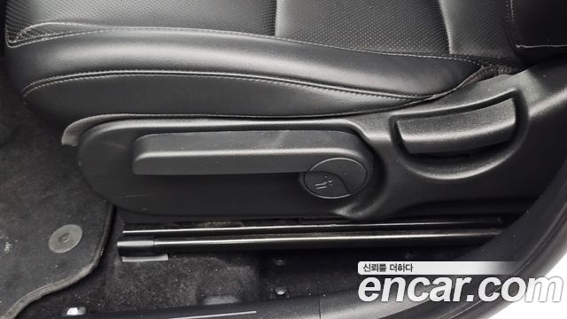 Hyundai Kona 2023 — photo 25