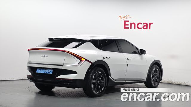 Kia EV6 2025 — photo 2