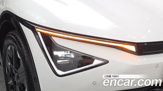 Kia EV6 2025 — photo 8