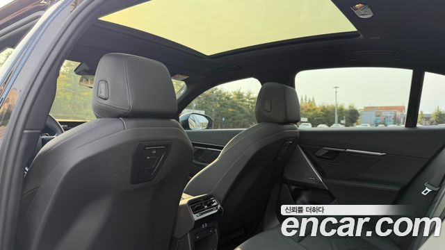 BMW 5-Series 2024 — photo 15