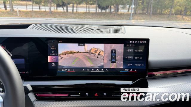 BMW 5-Series 2024 — photo 18