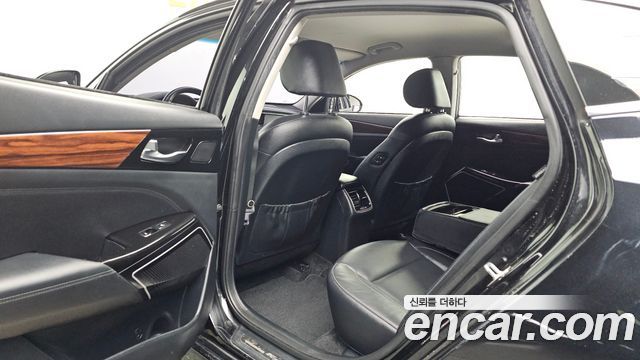 Kia K7 2016 — photo 11