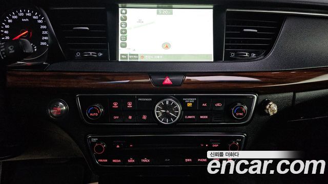 Kia K7 2016 — photo 15