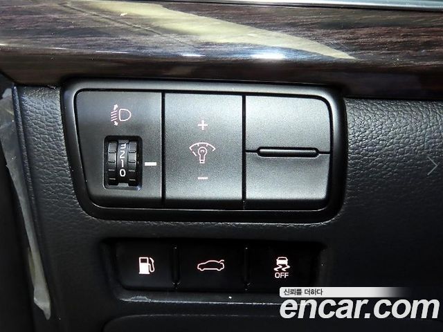 Kia K7 2017 — photo 14