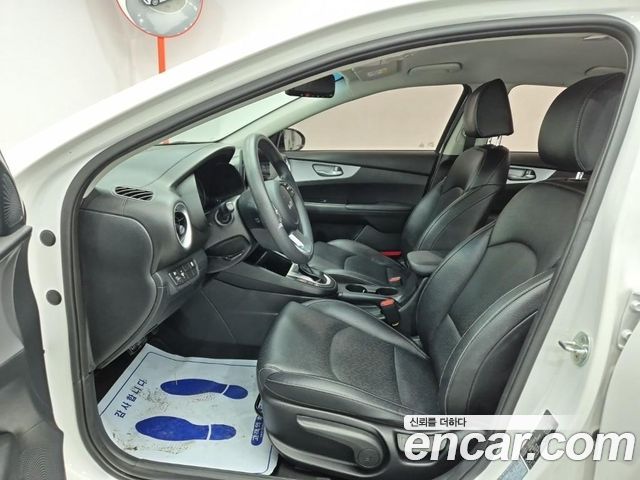 Kia K3 2022 — photo 14