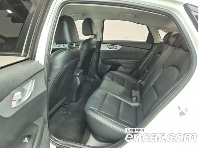 Kia K3 2022 — photo 15