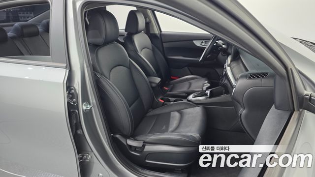 Kia K3 2023 — photo 16