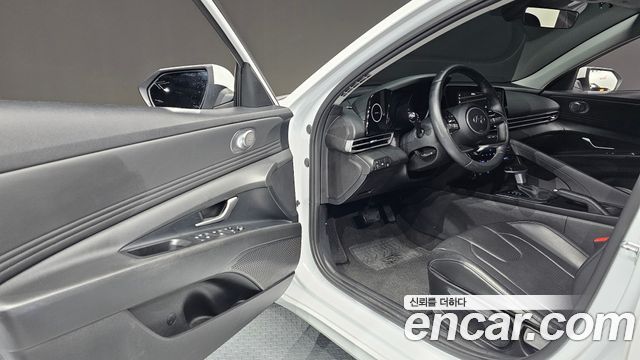 Hyundai AVANTE 2023 — photo 13